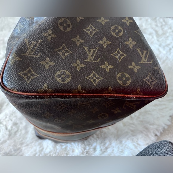 Louis Vuitton Monogram Keepall 50 - Picture 9 of 15